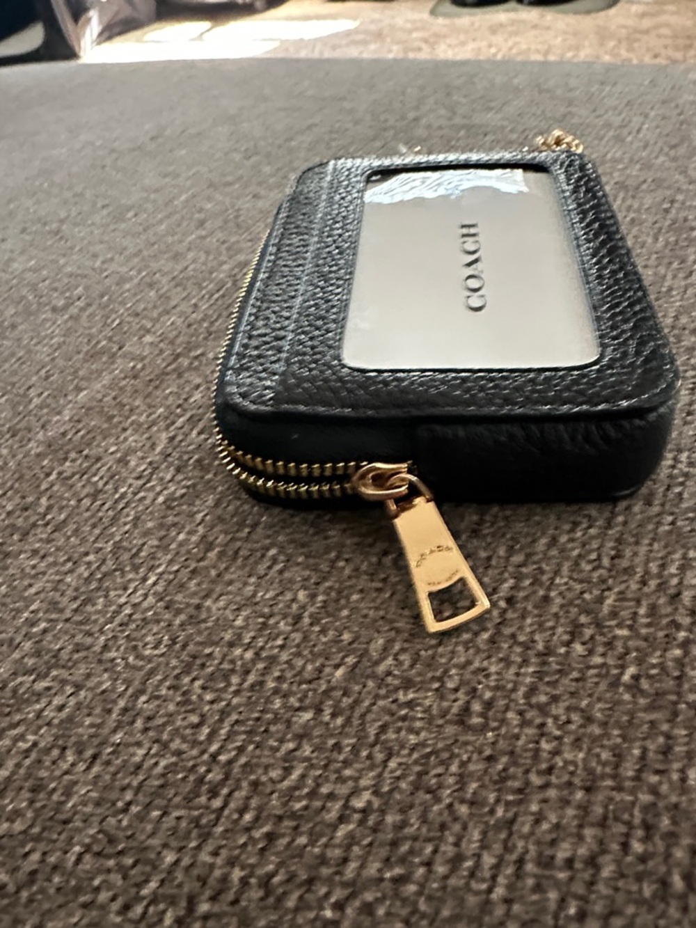 Coach ❤️ Zip Card Case #6303 Pebbled leather w/Gold hardware ~ NWT - Picture 6 of 8